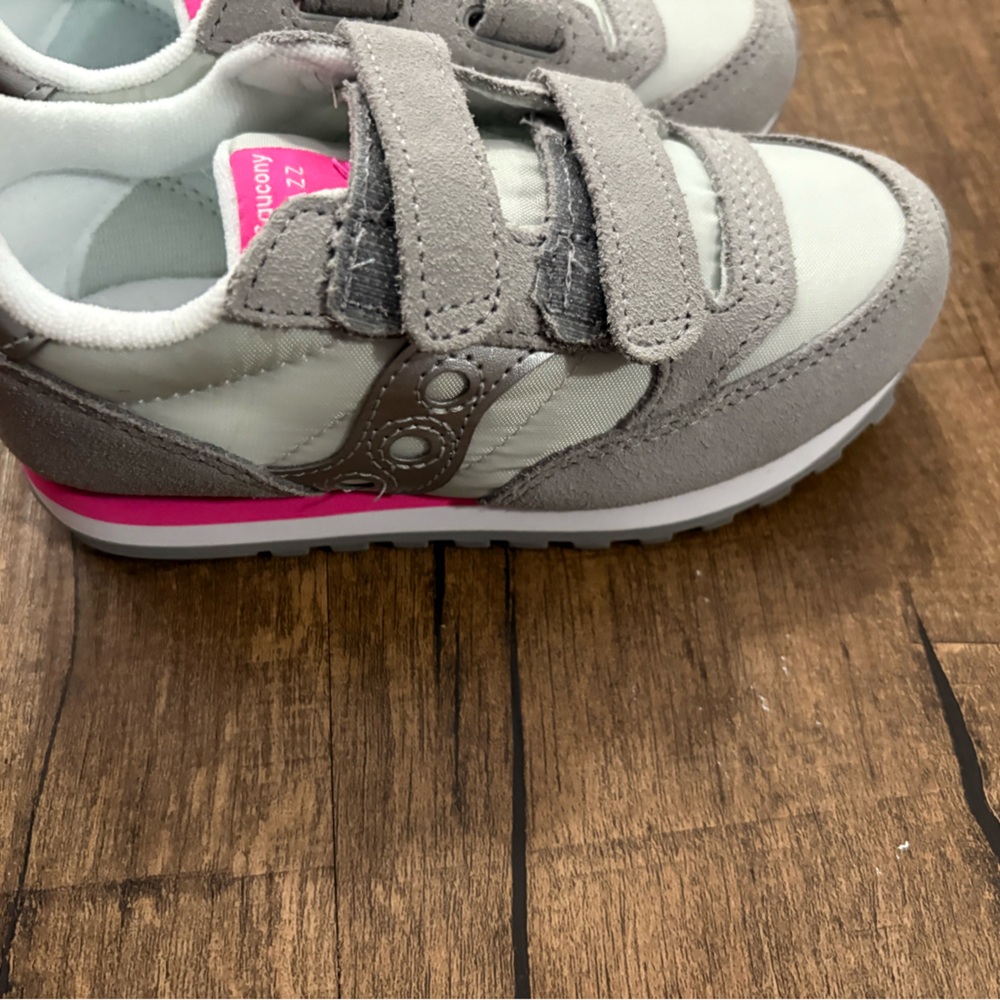 Girls size 11m saucony tennis shoes